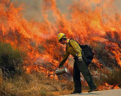 阻燃材料是否可燃？阻燃服怎么阻止被灼傷？