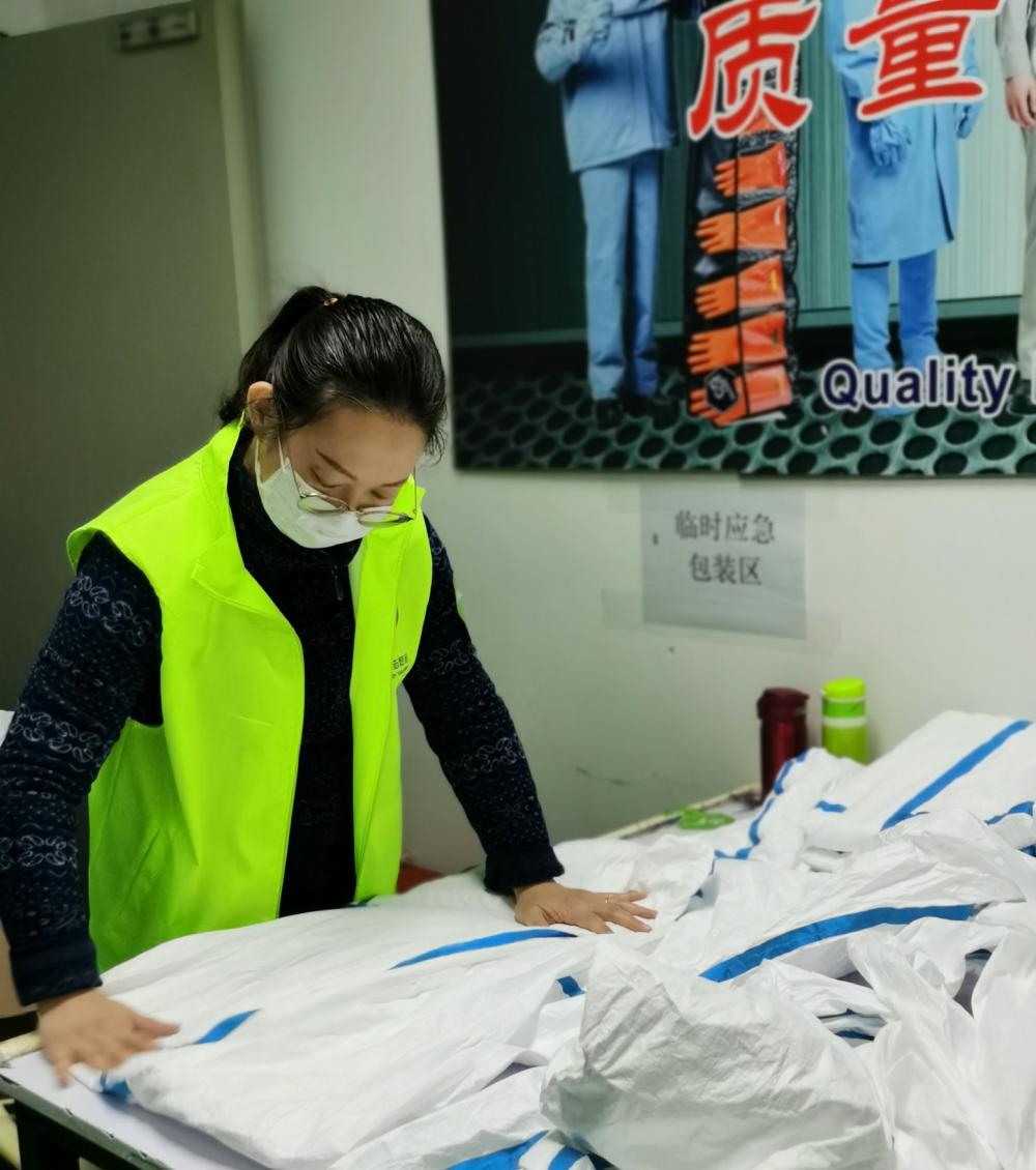 綠馬甲&ldquo;浦東青年志愿者&rdquo;，的一次晚班志愿服務