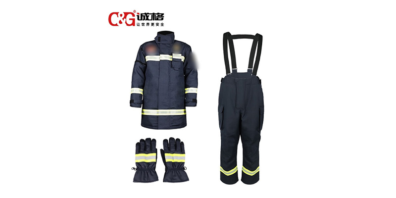 消防戰(zhàn)斗服穿戴方法、材質(zhì)及使用場(chǎng)景指南