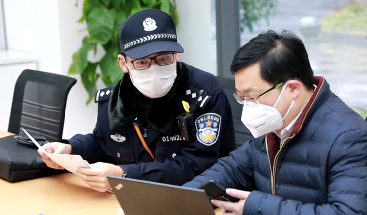 滬警方主動對接我司，保障誠格一次性防護服安全生產(chǎn)